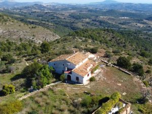 Finca with 3 buildings - Plot 12,3 hectares asking price 685.000€